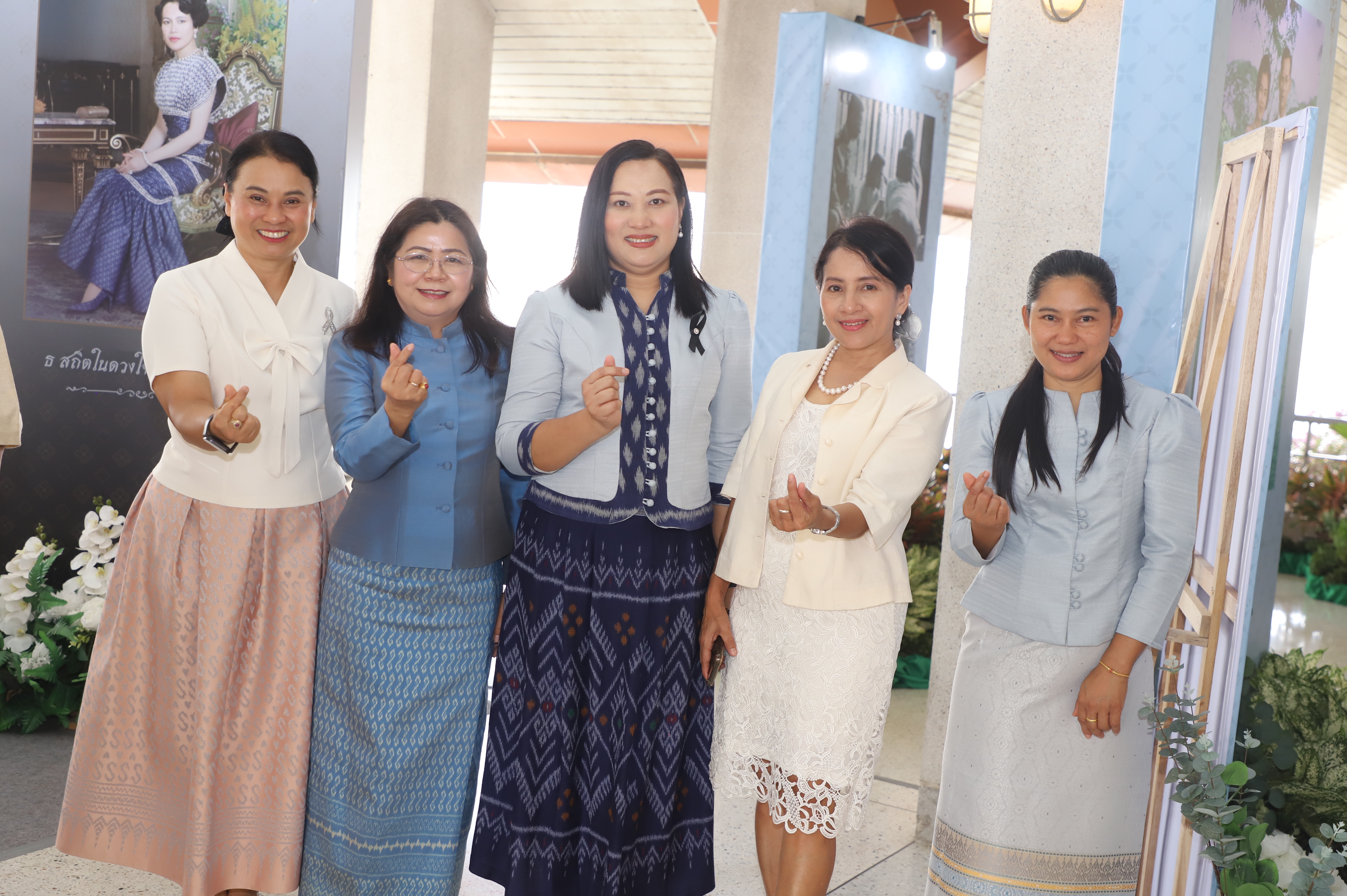 title - มากกว่าความรักระหว่างคู่ครอง คือความรักต่อปวงชน ส.ป.ก. จัดงาน “รักแห่งศิลป์ รักแห่งแผ่นดิน” พลังแห่งศิลปะที่เชื่อมโยงสถาบันและประชาชน